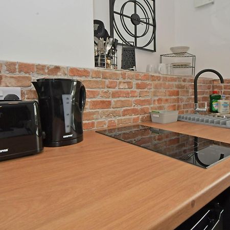 Stay At Shobnall Road Rooms And Studios Burton Екстериор снимка