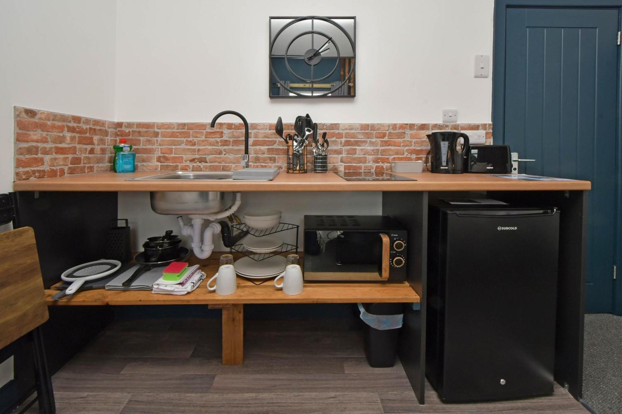 Stay At Shobnall Road Rooms And Studios Burton Екстериор снимка